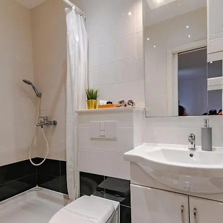 Studios Medora Apartment Baska Voda