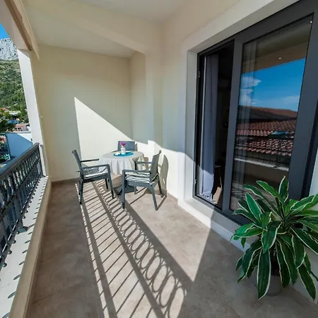 Studios Medora Apartment Baska Voda