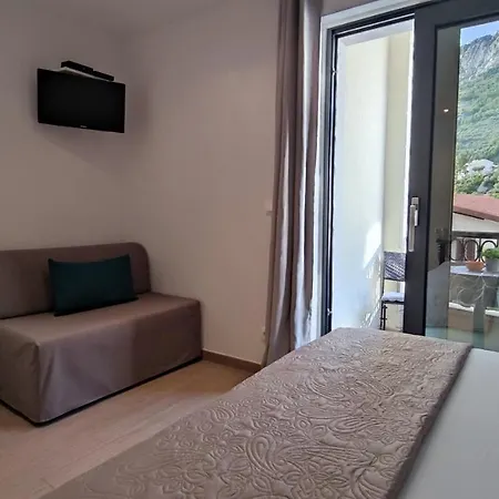 Studios Medora Apartment Baska Voda